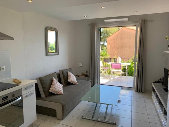 Calmeraie Plage Apartment วิลล์เนิฟ-ลูเบ ภายนอก รูปภาพ